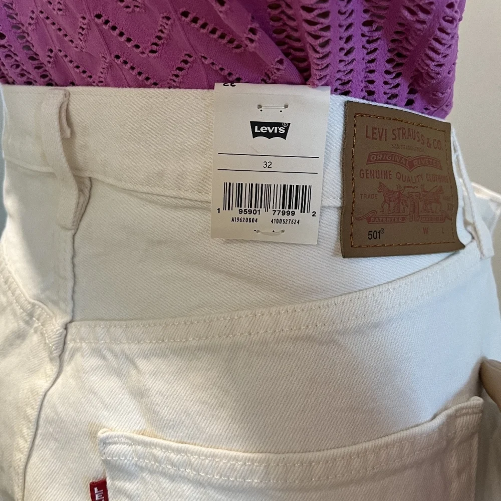 Levis these cut